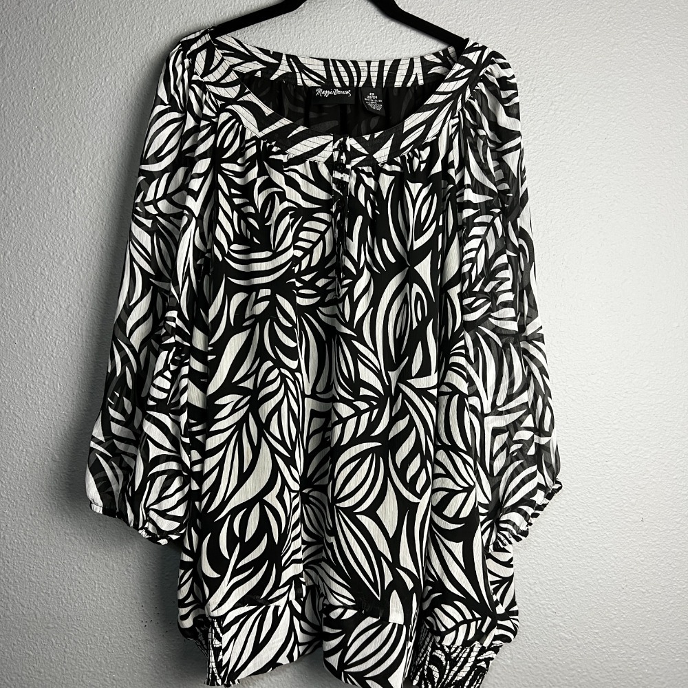Maggie‎ Barnes Blouse Top Sheer Sleeves Black White Leaf Print Button Plus Sx 2X